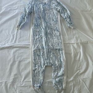 NEST Fragrances Light Blue and White Kids Footie